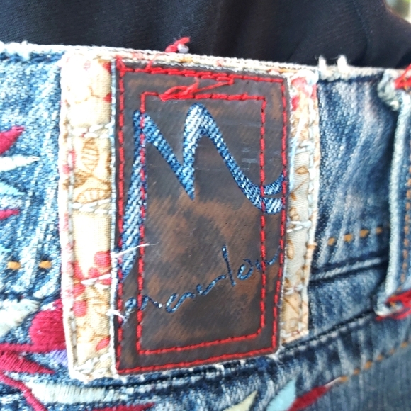 Marlow Vintage Originals: Embroidered Jeans: Made in Hong Kong. - Picture 11 of 16